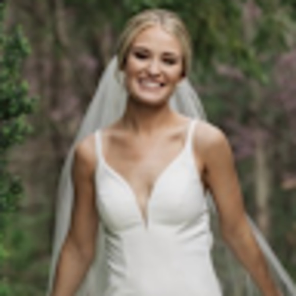 Meet your Posher, Sarah - Picture 1 of 1